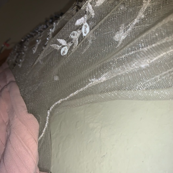 Beautiful light coral formal dress. - Picture 4 of 6